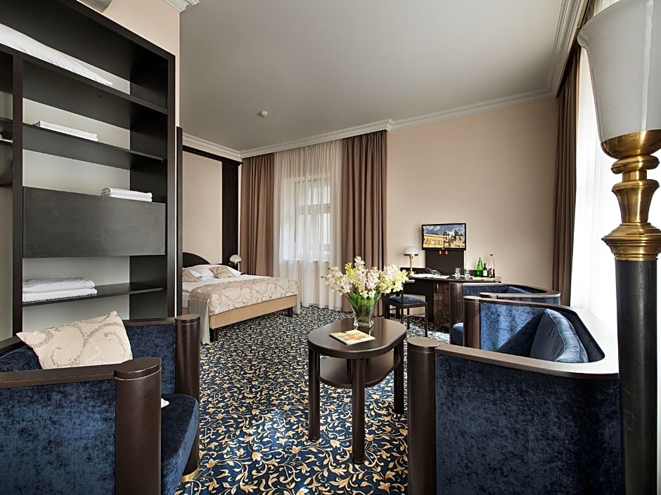 EA Hotel Royal Esprit