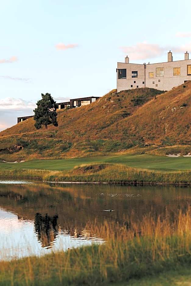 Kinloch Manor & Villas