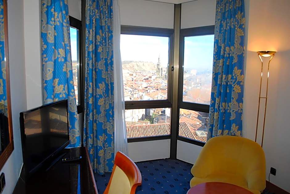 Hotel los Bracos by Silken