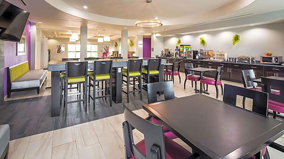 Best Western Plus Dilley Inn & Suites