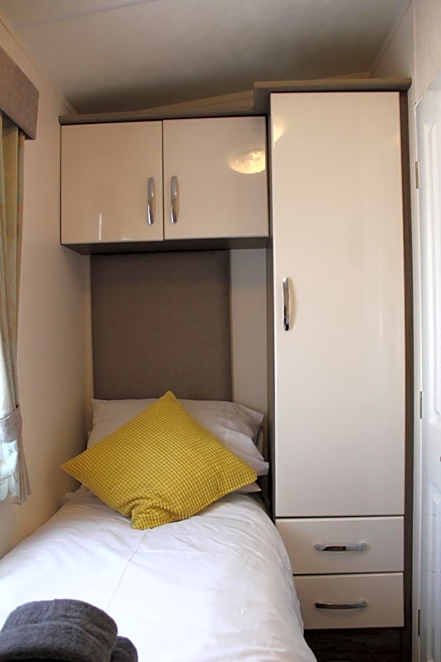 Moonlight Ridge -2 bedroom lodge with hot tub