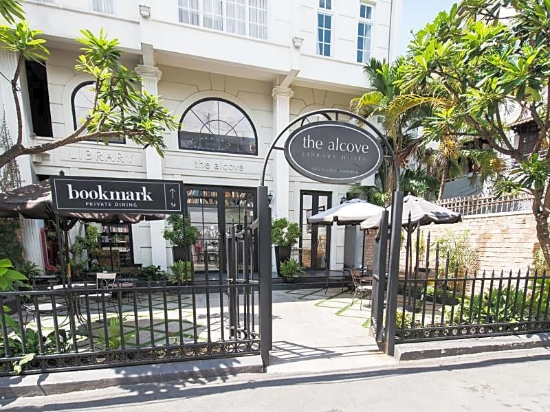 The Alcove Library Hotel