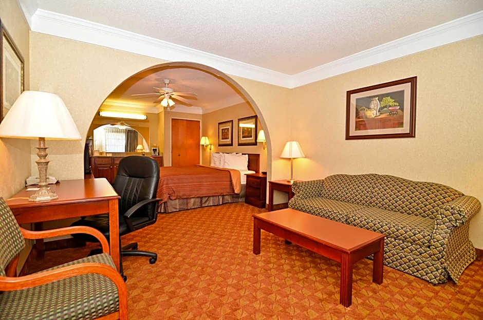 Peach State Inn & Suites