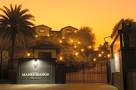 The Colonial Manek Manor by SAH