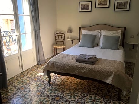 c. No3 Chambre-Double-Balcon-Salle de bain