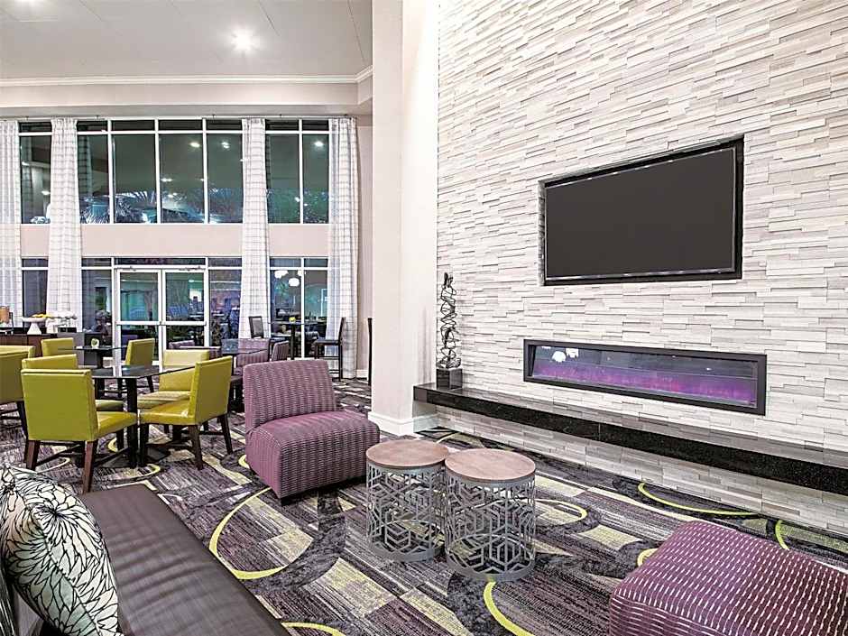 La Quinta Inn & Suites by Wyndham Austin Airport