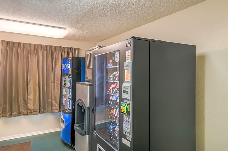 Red Roof Inn & Suites Pensacola East - Milton