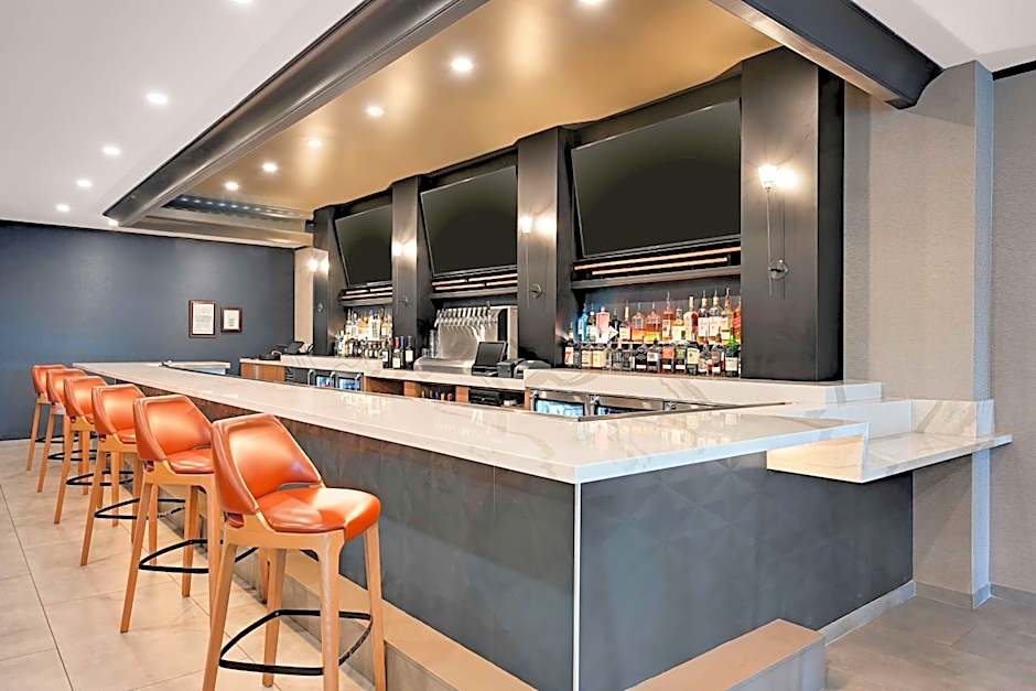 DoubleTree by Hilton Denver International Airport