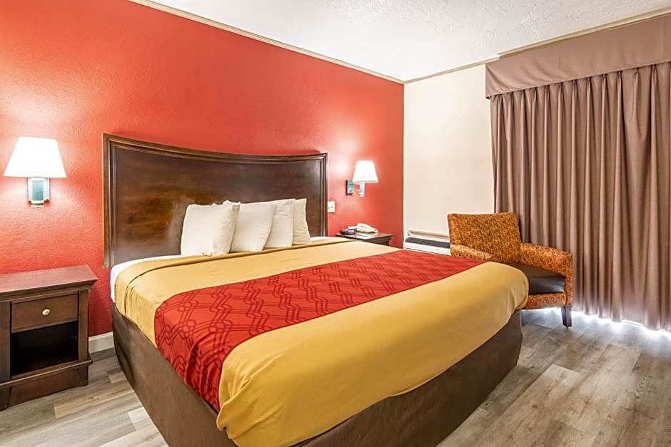 Perry Inn & Suites By Capital O National Fairground GA I 75
