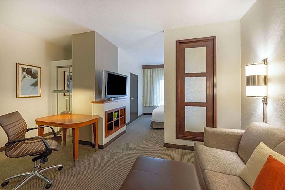 Wyndham Garden Kansas City Airport