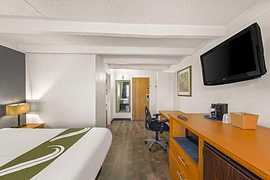 Quality Inn & Suites near I-480 and I-29