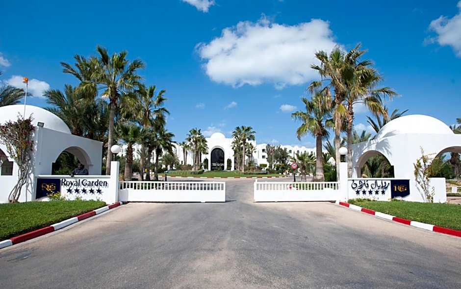 Royal Garden Palace - Families and Couples