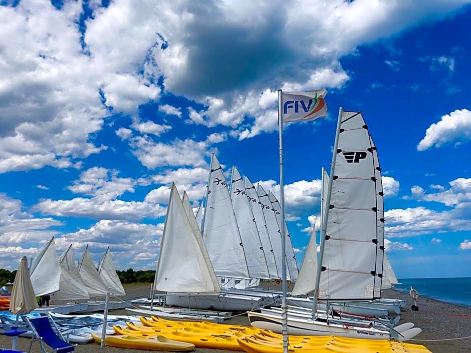 Castroboleto Village