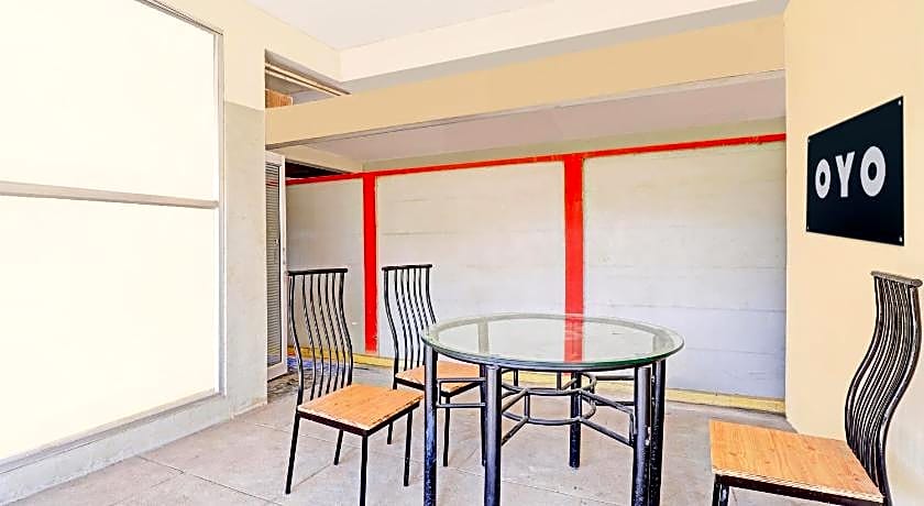 Apartment JLS Gruha By OYO Rooms – Chennai, IL