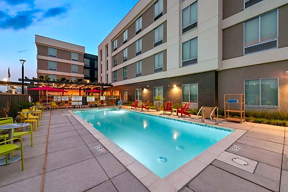 Home2 Suites By Hilton San Bernardino