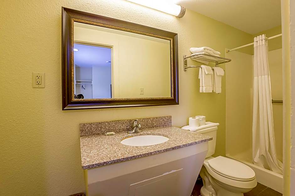 Budget Inn By OYO Natural Bridge I-81