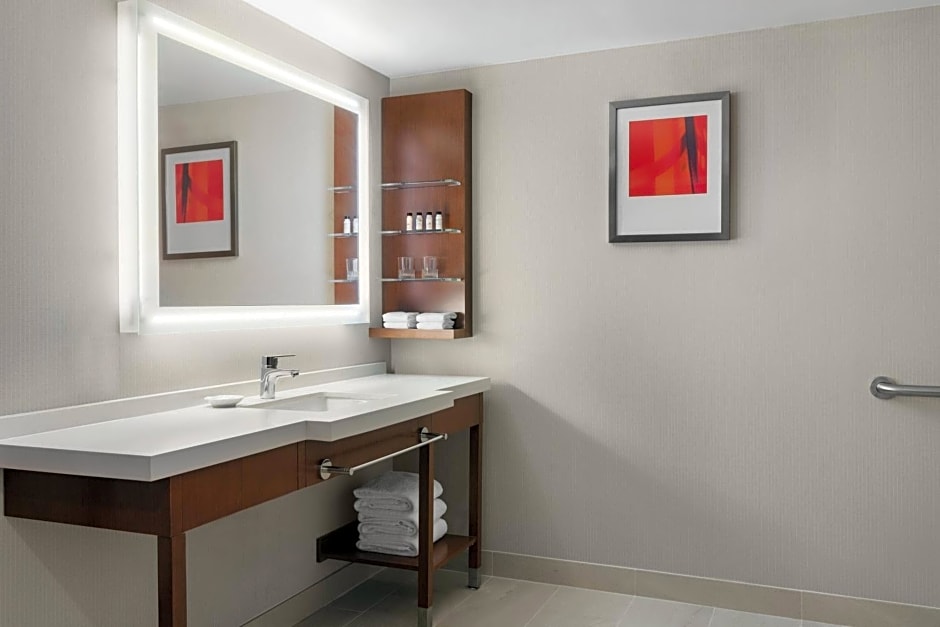 Delta Hotels by Marriott - Indianapolis Airport