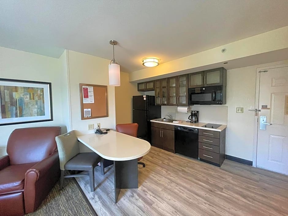 Candlewood Suites Secaucus By IHG