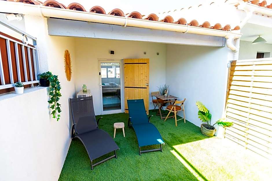 Love Room du Mont d'Or - Baignoire SPA - Minibar offert