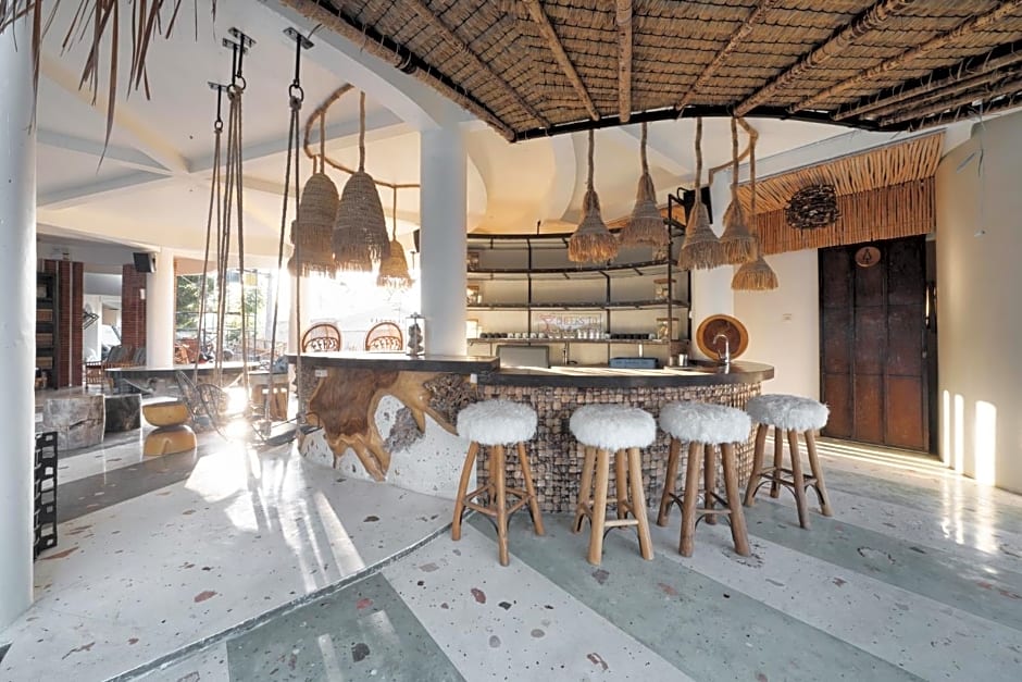 El Tropico Boutique Hotel