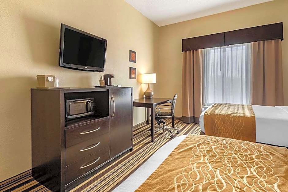 Comfort Inn & Suites Triadelphia - Wheeling