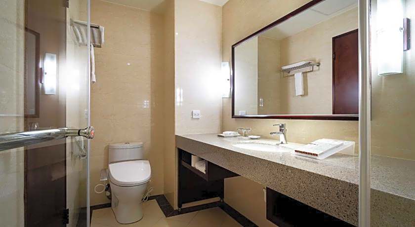 CHECK Inn Taichung LaiLai 