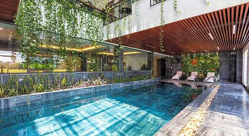 Liberty Hall Tam Coc Hotel & Villa