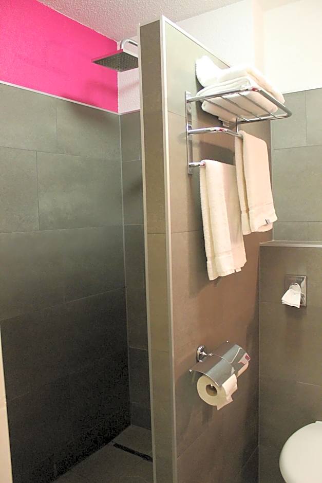 Enzo Hôtels Premier Prix - Logis Amnéville