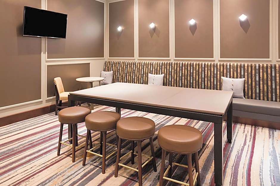 Sheraton St. Paul Woodbury Hotel