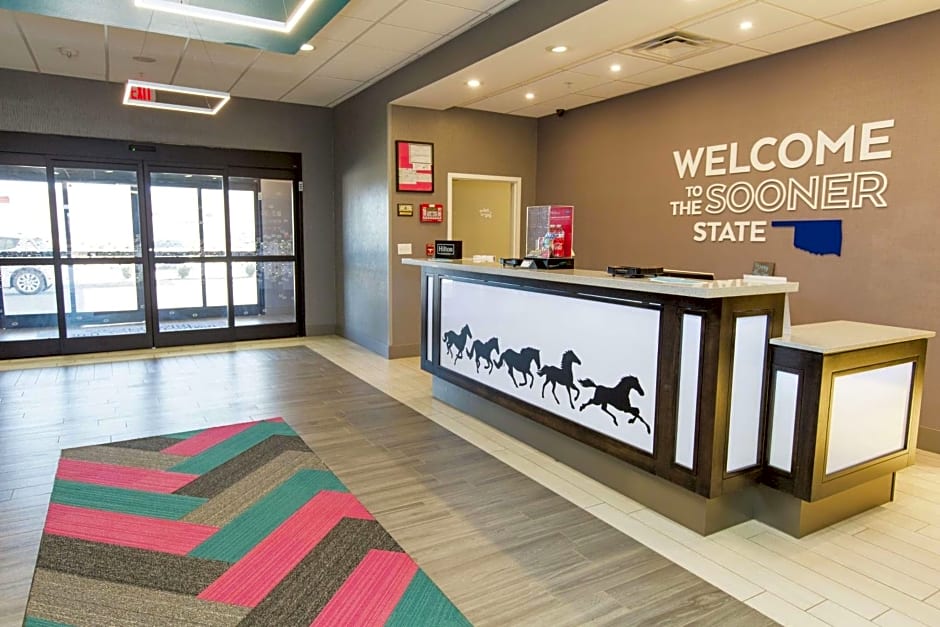Hampton Inn Mustang