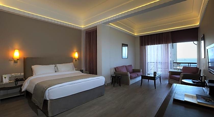 Warwick Palm Beach Hotel