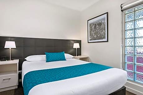 Standard Queen Room - Main Road, Upstairs