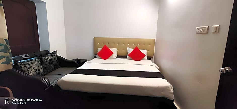 Prince Holiday Inn by OYO Rooms – Visakhapatnam, WI