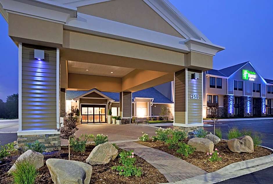 Holiday Inn Express and Suites Willmar By IHG