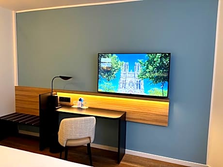 Standard Room with Four Single Beds