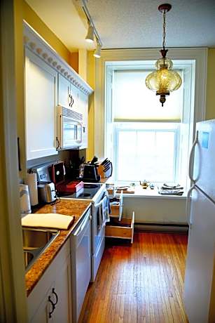 Noble Waterfront Suites