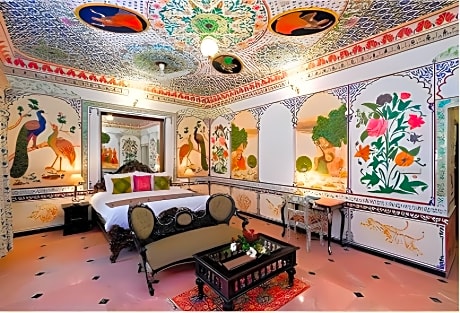 Palace Room: Complimentary Hi Tea