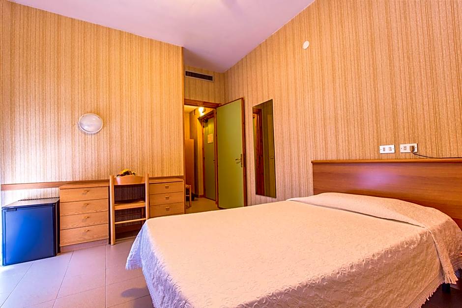 Hotel Residence Ulivi E Palme