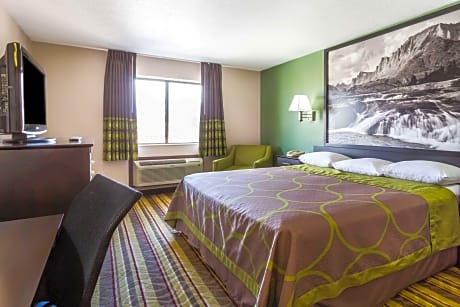 3 Queen Beds Non-Smoking