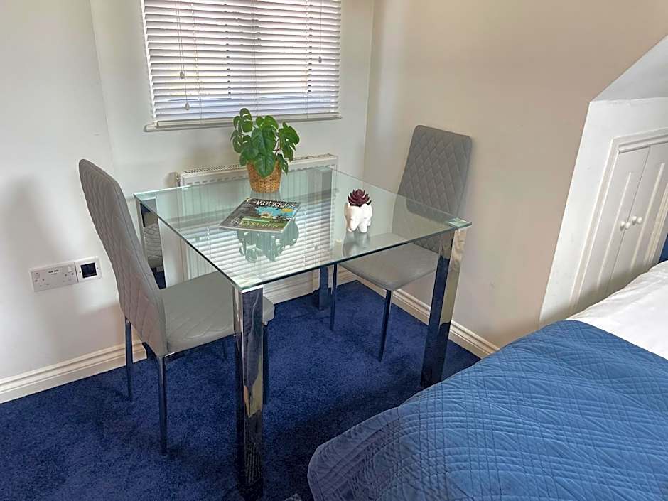 Cosy Loft Apartment Just Off Vibrant Mill Rd CB1 - Walk to Station and City Centre