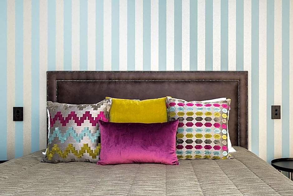 Pebble Beach Motor Inn