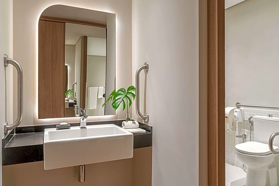 Almenat Embu das Artes Sao Paulo, Tapestry Collection