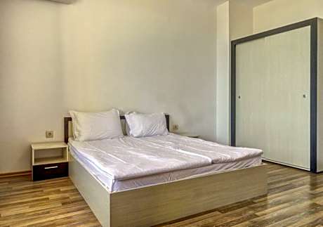 One-Bedroom Apartment with Pool View and Balcony