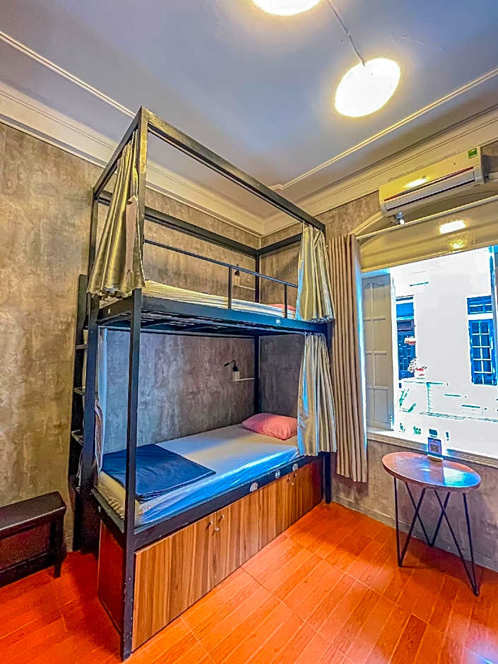 Amy Hostel Hue