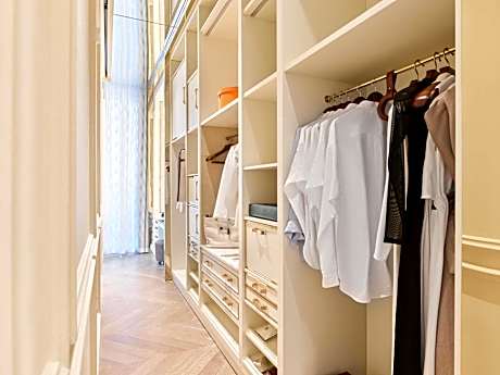 Suite - Parisian