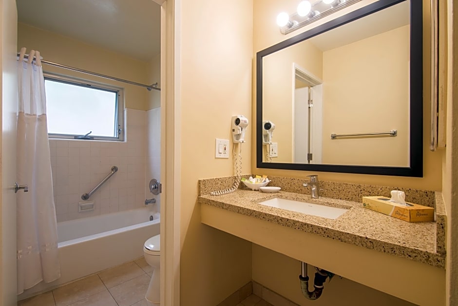 Hollywood Orchid Suites