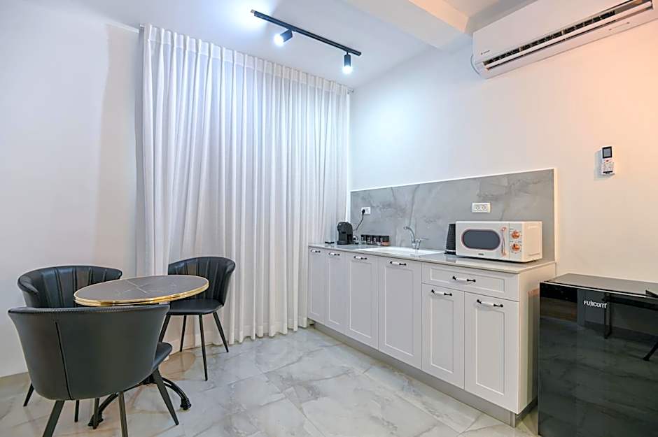 Lake Mansion Boutique Apartments