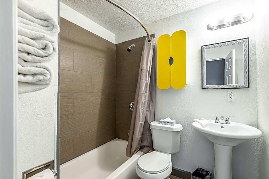 Quality Inn & Suites Kansas City Downtown