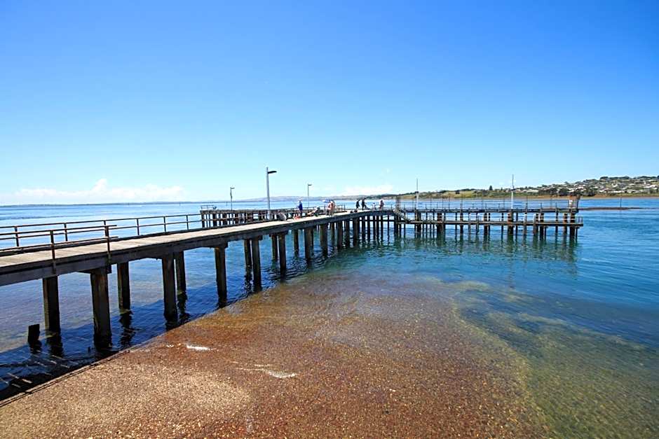 Pelicans Motel San Remo