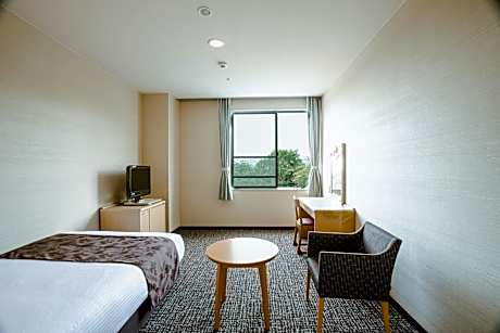 Semi Double Room (With Private Bath)